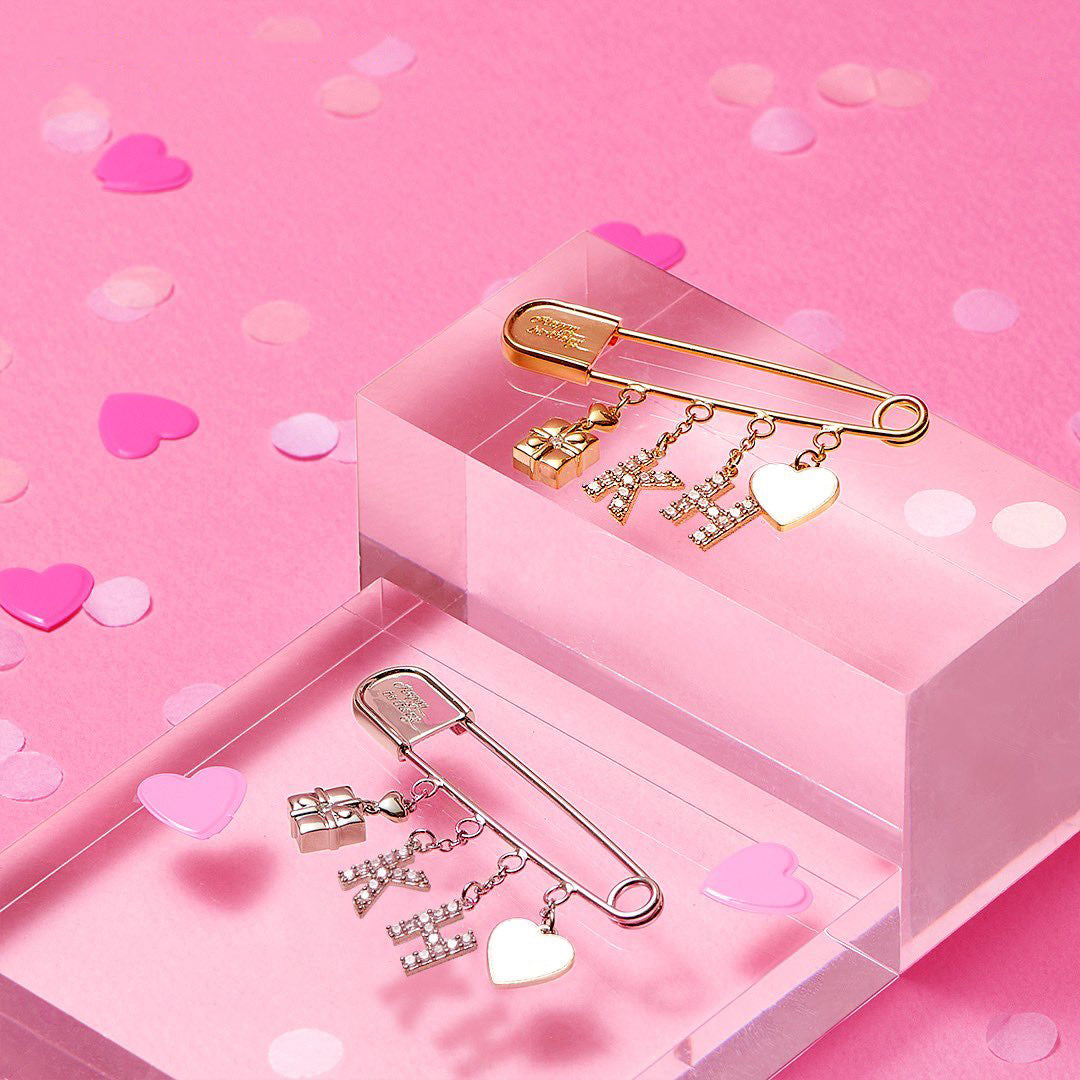 SUPER JUNIOR Kyuhyun Artist Birthday Brooch & Birthday Card
