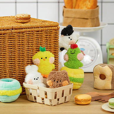 LINE FRIENDS minini Bakery Plush Keyring