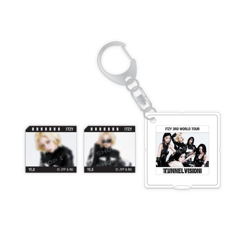 ITZY [3rd World Tour: TUNNEL VISION] Photo Slide Keyring