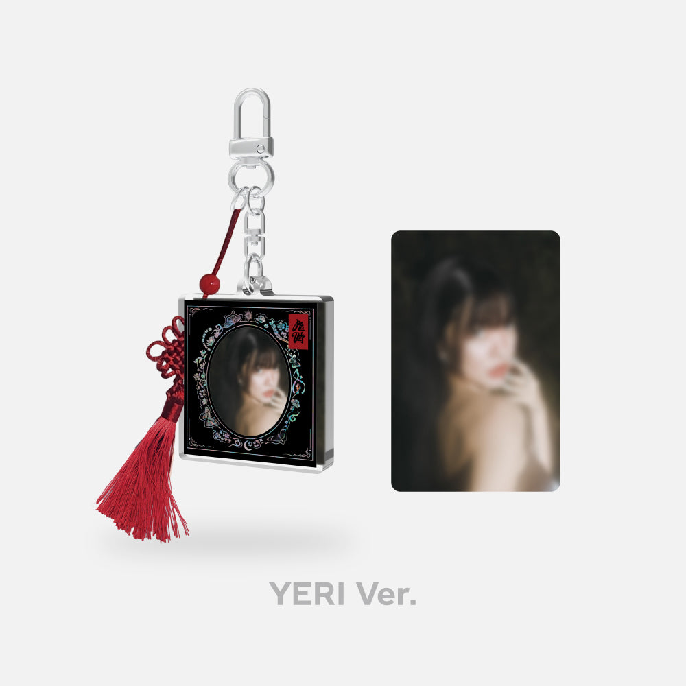 RED VELVET [Chill Kill: BLACK] Solid Photo Keyring