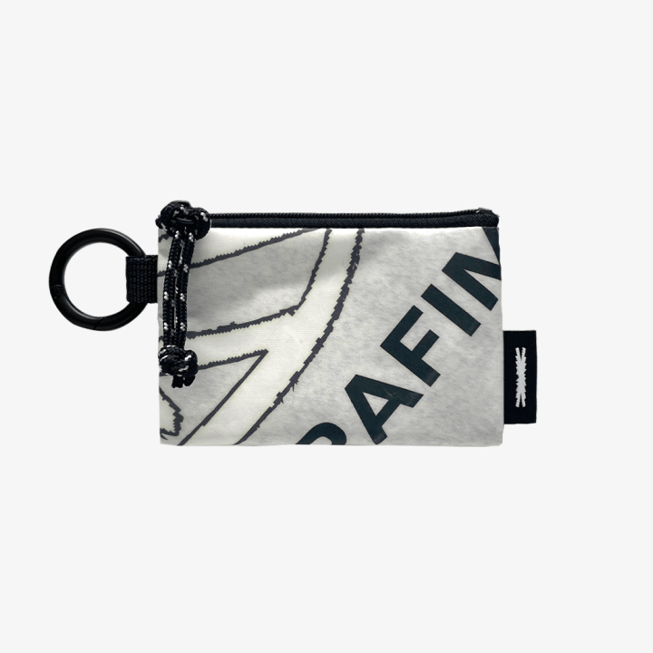 LE SSERAFIM Nukak Upcycling Merch ポーチ LE SSERAFIM Nukak Upcycling Merch ポーチ