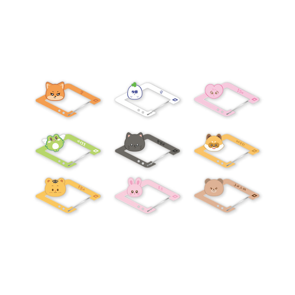 AHOF [WHO WE ARE Pop Up] Acrylic Carabiner