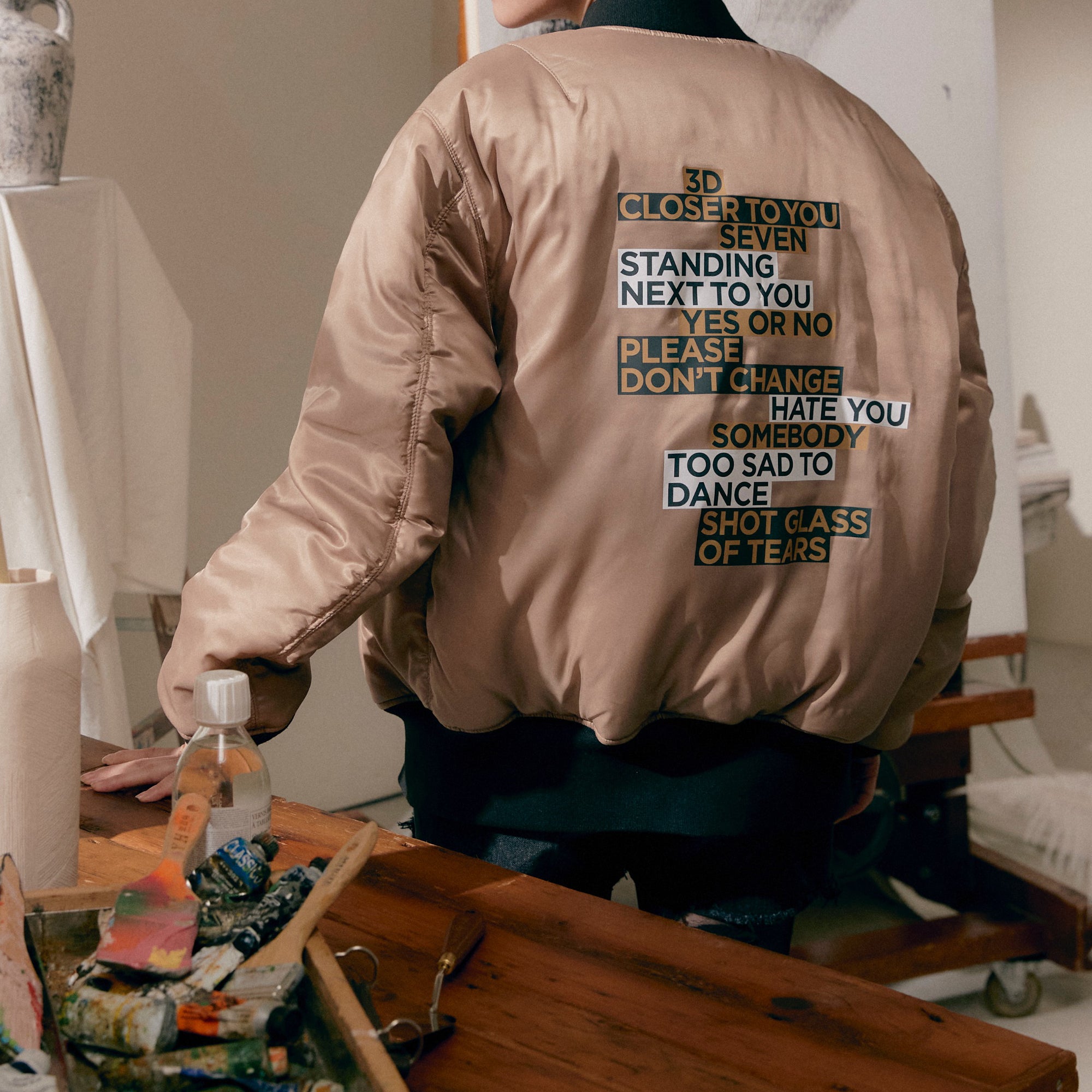 タレントグッズBTS ジョングク　golden bomber jacket (XL)