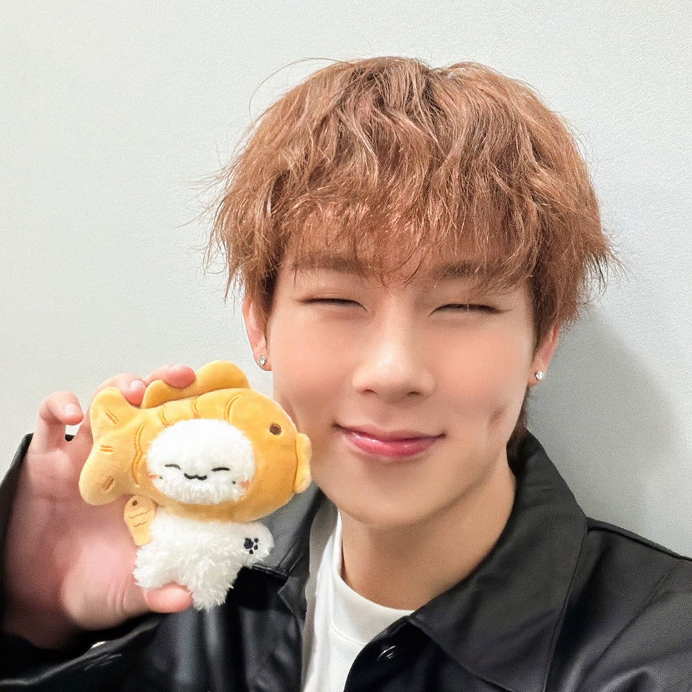 MONSTA X [2025 MONMUNGCHI X Winter Edition] Bungeoppang Costume Mini Plush Doll Keyring