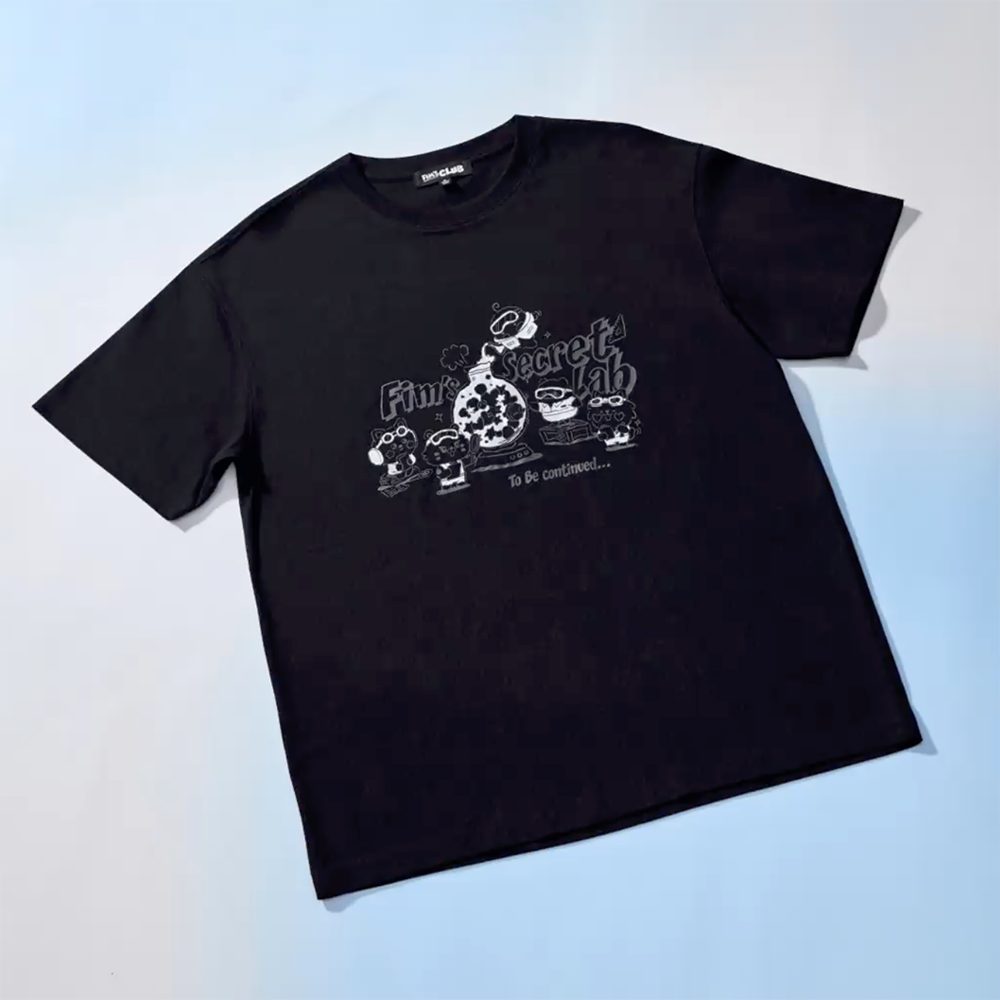 LE SSERAFIM [Fim's Secret Lab] S/S T-Shirt (Black ver)