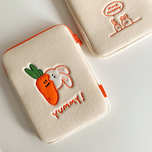 SECOND MORNING carrot & bunny iPad Pouch