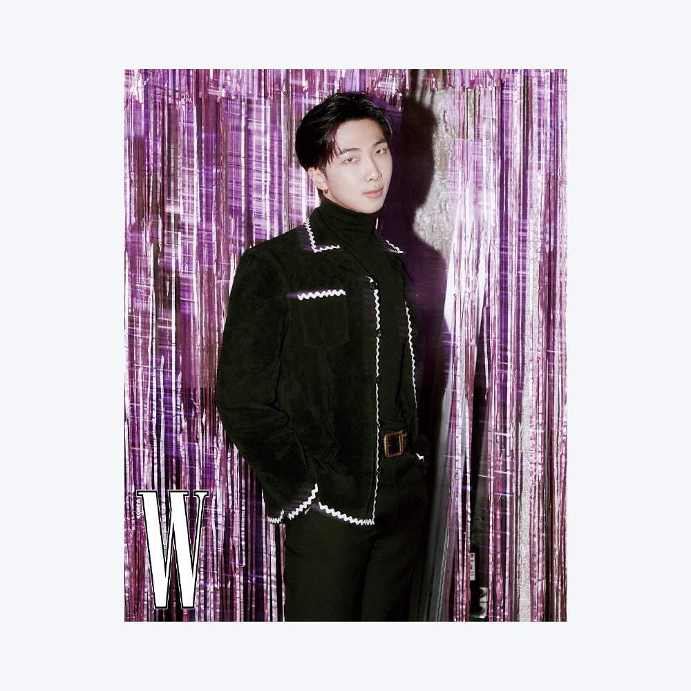 W Korea Magazine December 2022 : NEW JEANS Cover